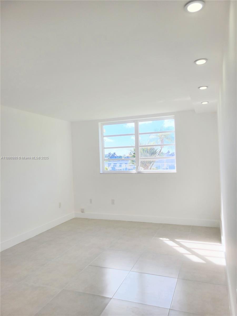 POINT EAST SEC 4 CONDO - Residential Lease