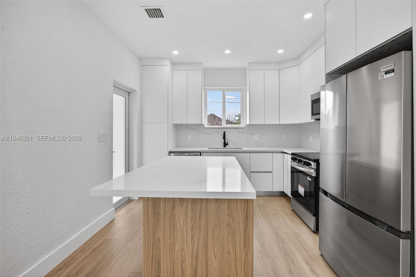 GRANADA HEIGHTS - Residential