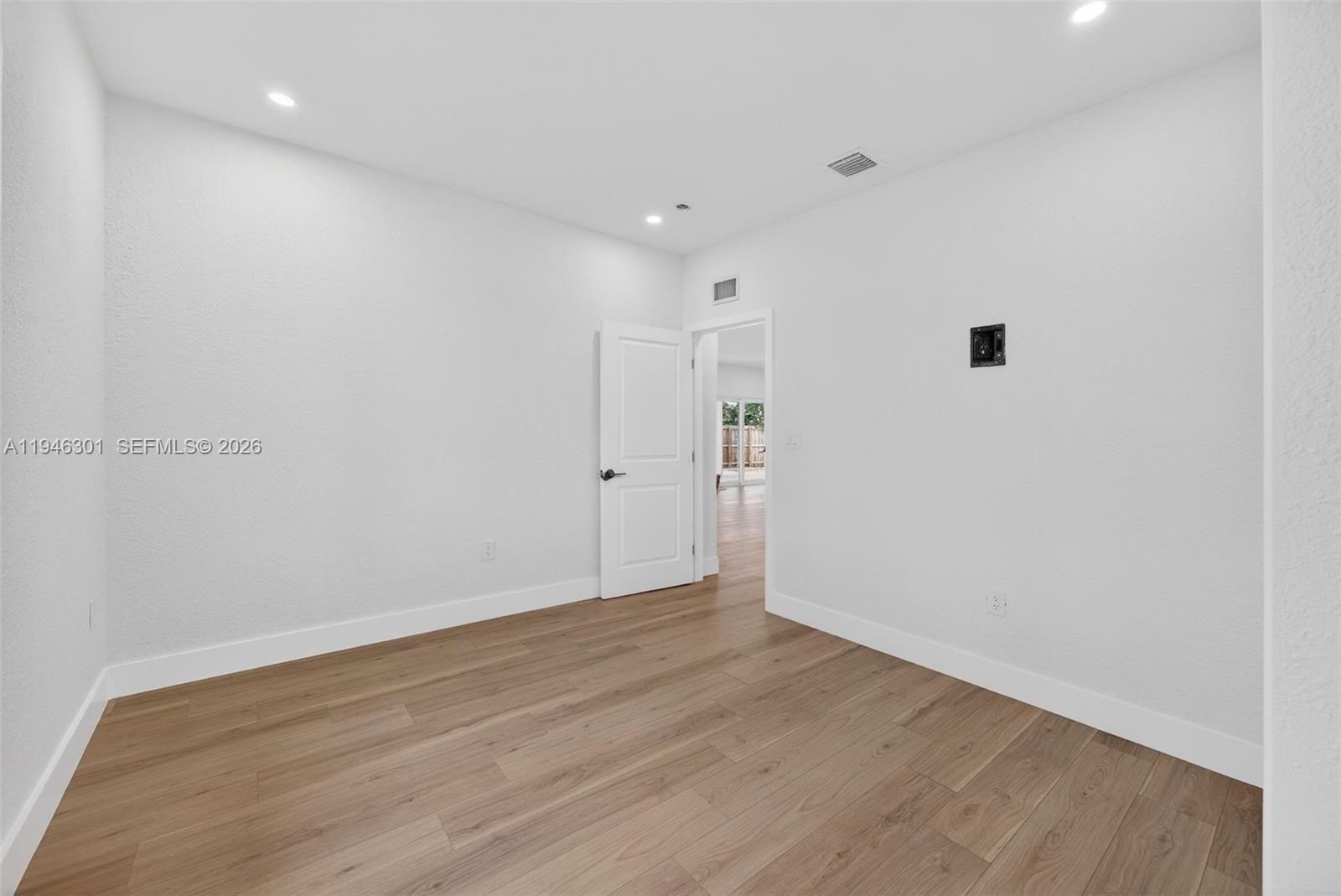 GRANADA HEIGHTS - Residential