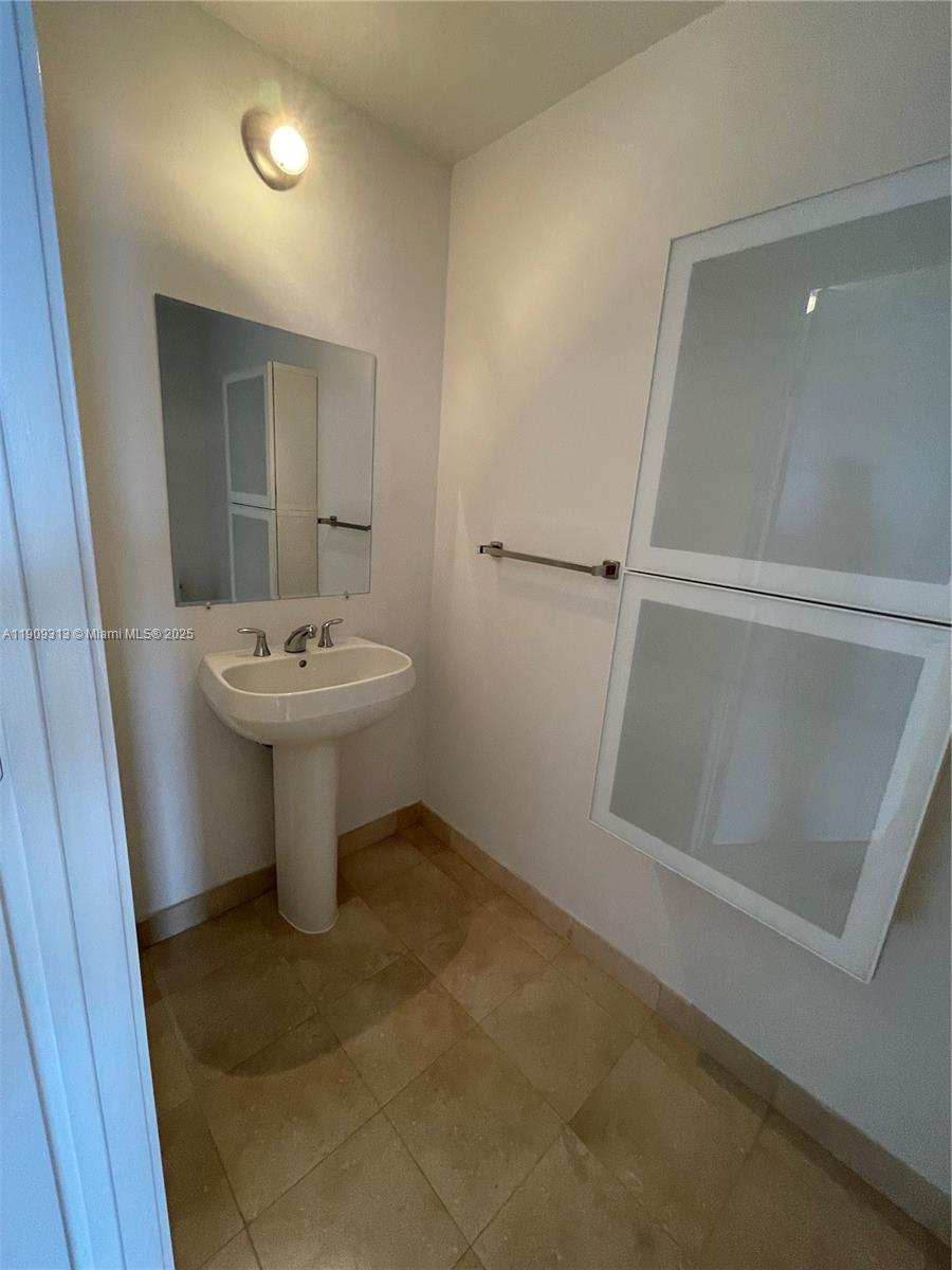 1060 BRICKELL CONDO - Residential Lease