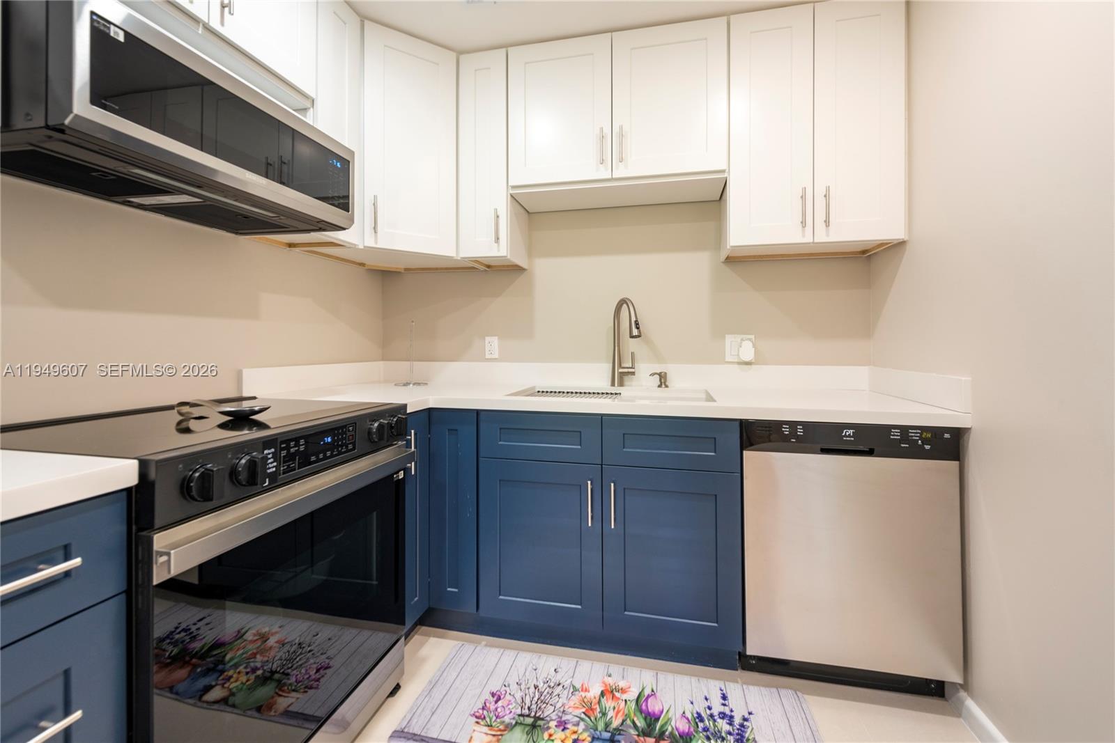 KINGSLEY AT CENTURY VILLA - Residential