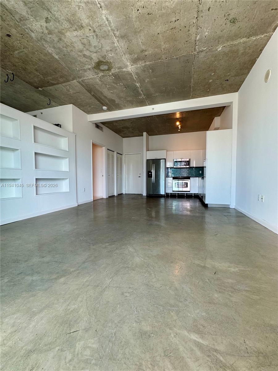 THE LOFT DOWNTOWN CONDO - Residential Lease