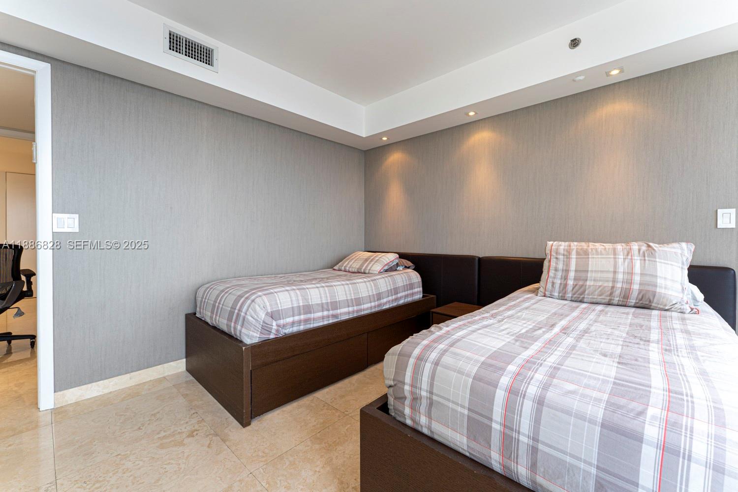 OCEAN ONE CONDO - Residential Lease