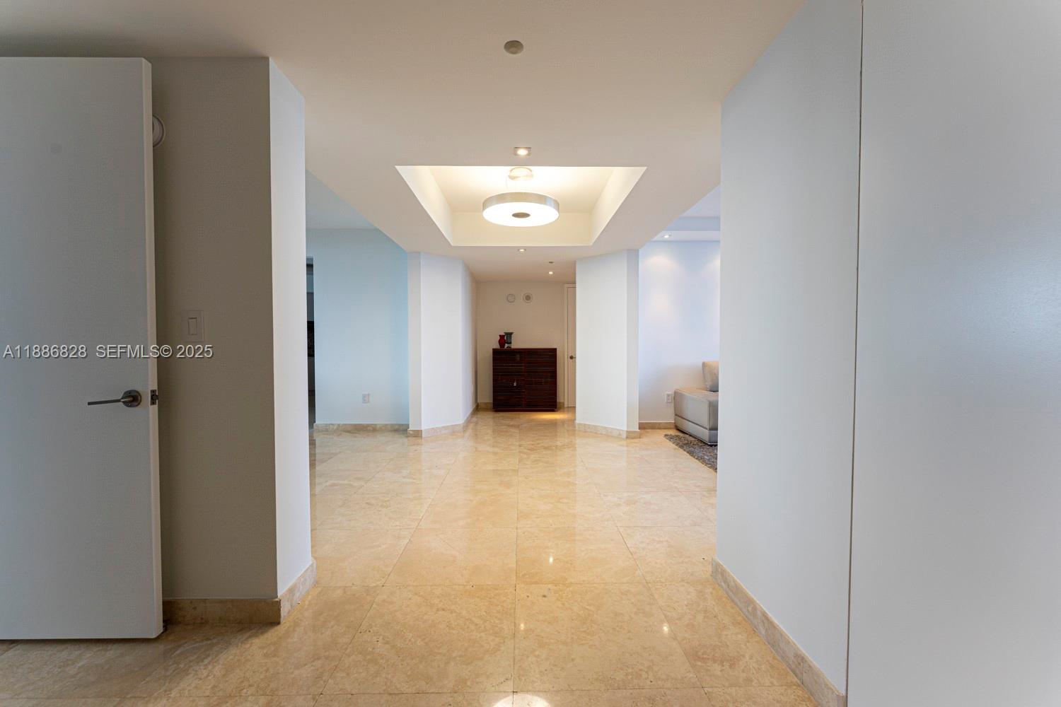 19333 Collins Ave 2607