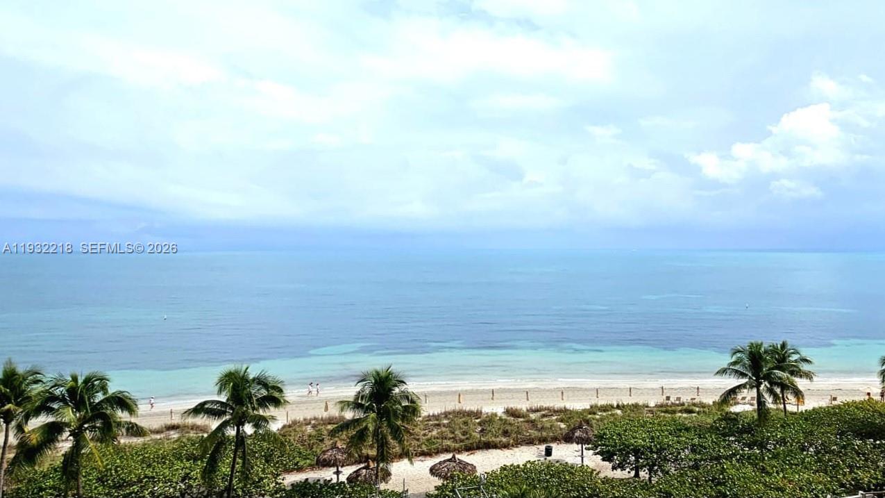 TOWERS OF KEY BISCAYNE CO - Residential