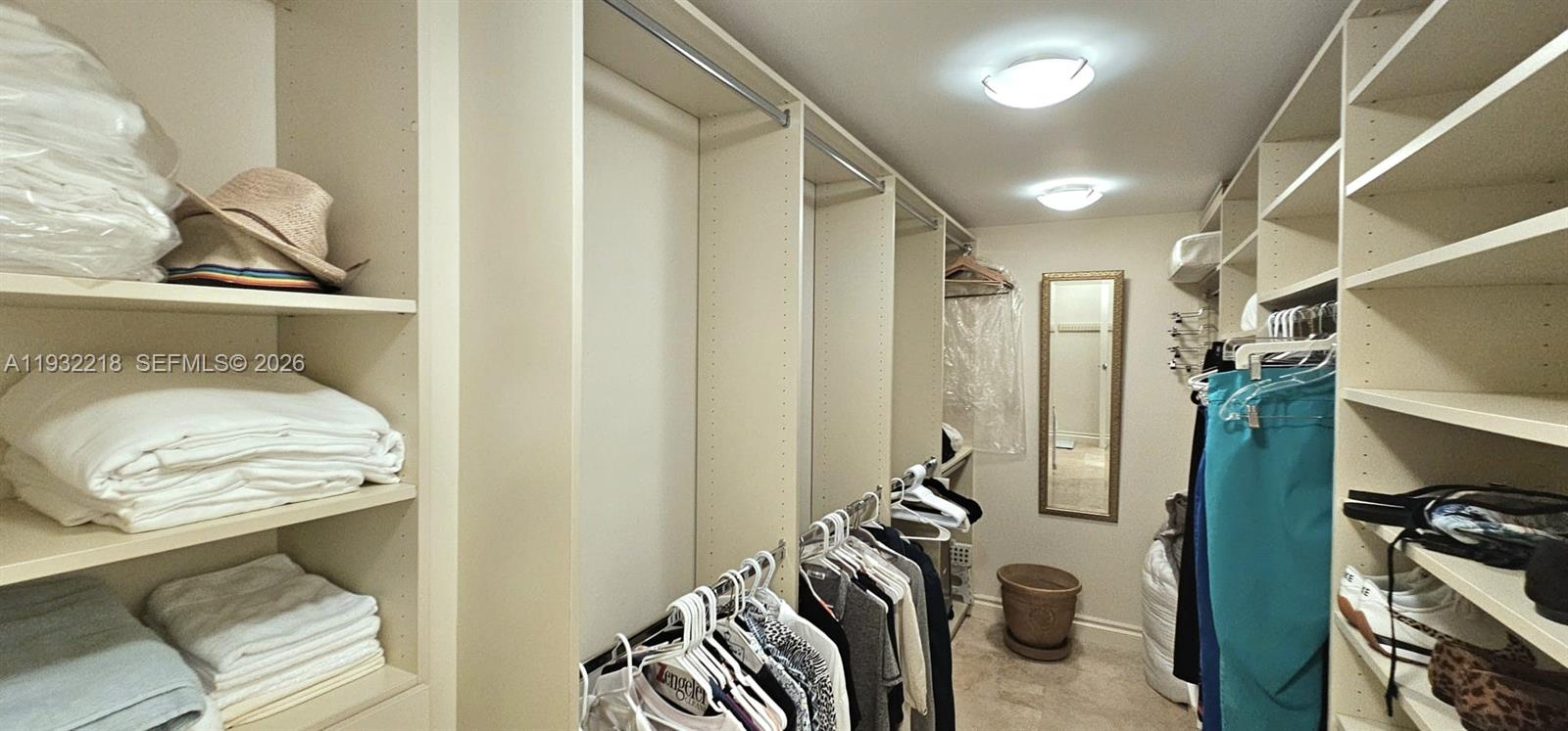 TOWERS OF KEY BISCAYNE CO - Residential