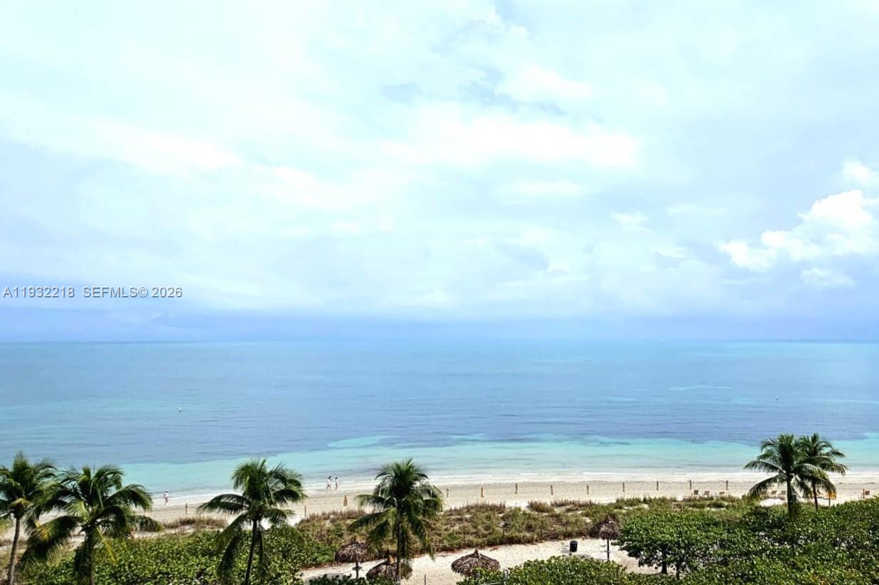 TOWERS OF KEY BISCAYNE CO - Residential