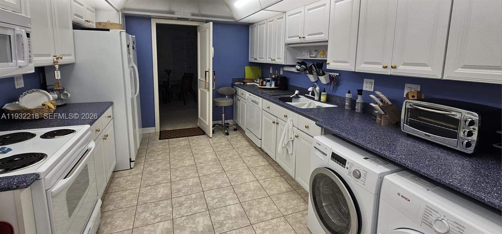 TOWERS OF KEY BISCAYNE CO - Residential