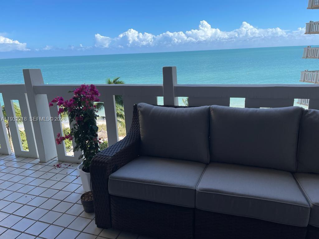 TOWERS OF KEY BISCAYNE CO - Residential