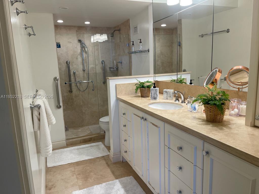 TOWERS OF KEY BISCAYNE CO - Residential