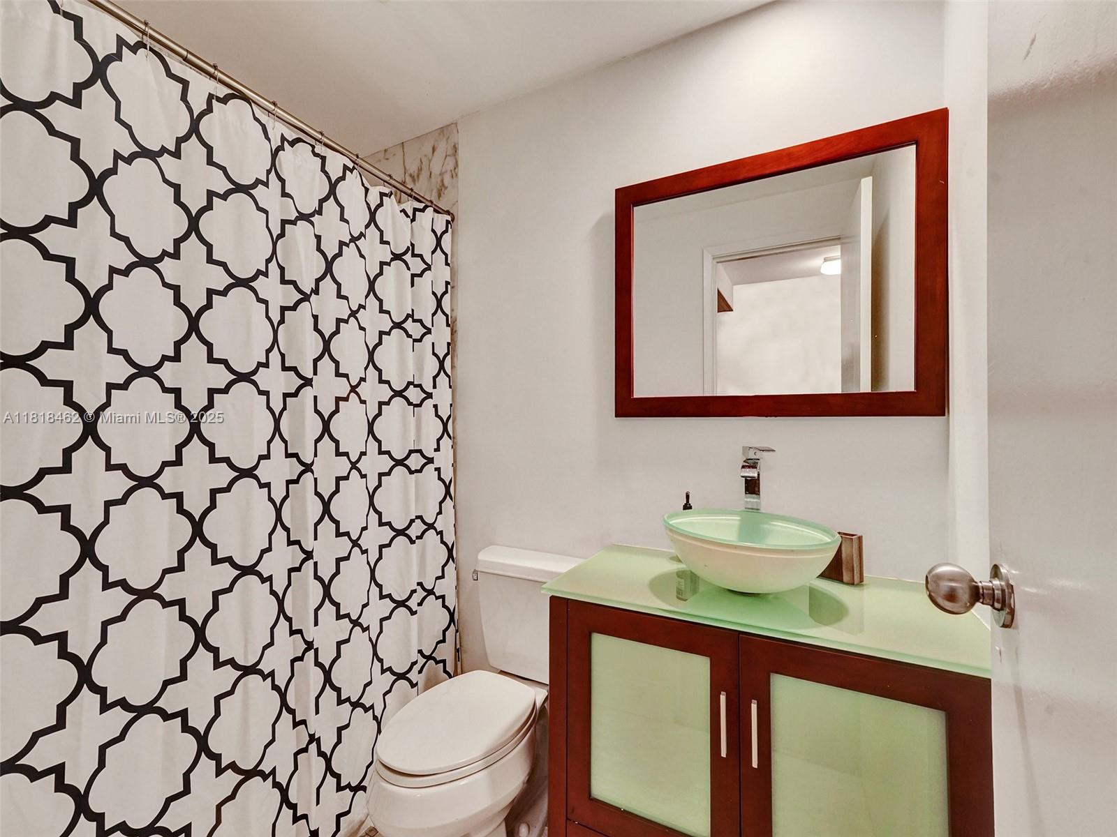 BRICKELL BAY TOWER CONDO - Residential