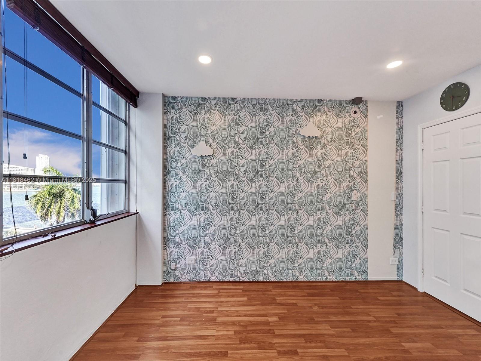 BRICKELL BAY TOWER CONDO - Residential
