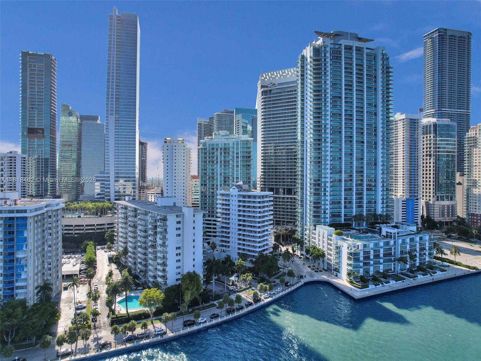 BRICKELL BAY TOWER CONDO - Residential