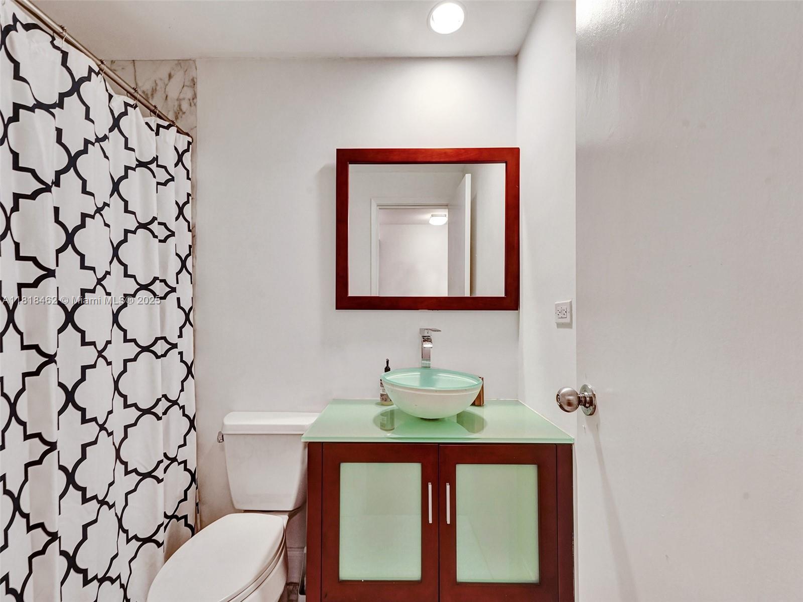 BRICKELL BAY TOWER CONDO - Residential