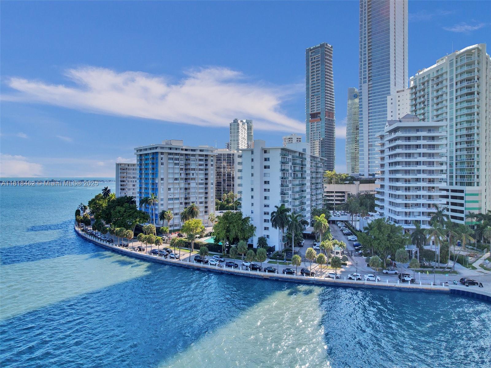 BRICKELL BAY TOWER CONDO - Residential