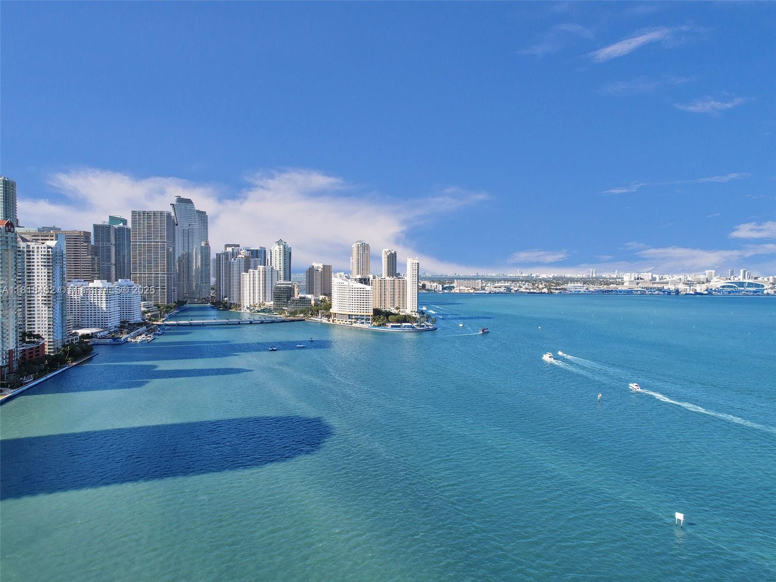 BRICKELL BAY TOWER CONDO - Residential
