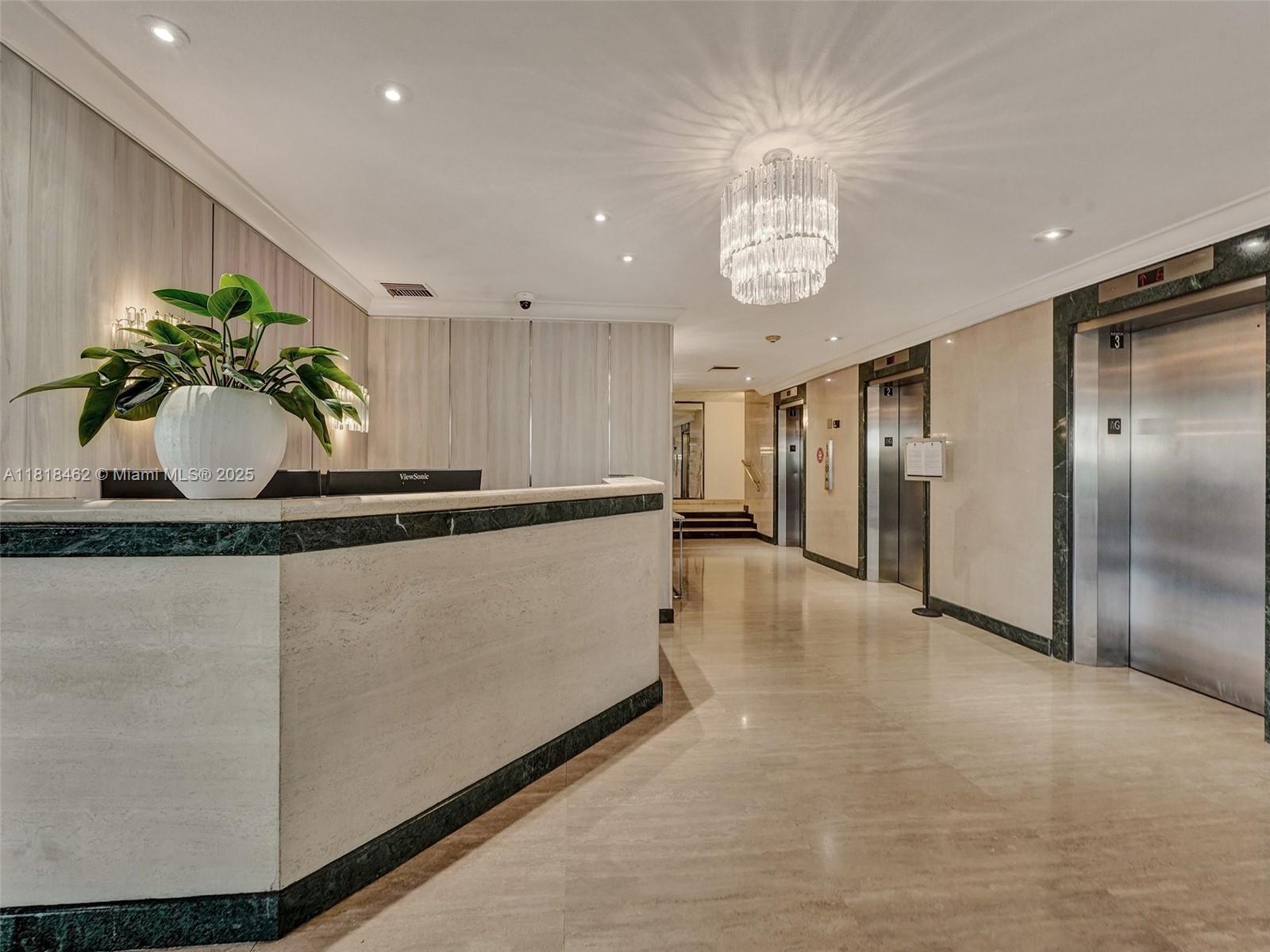 BRICKELL BAY TOWER CONDO - Residential
