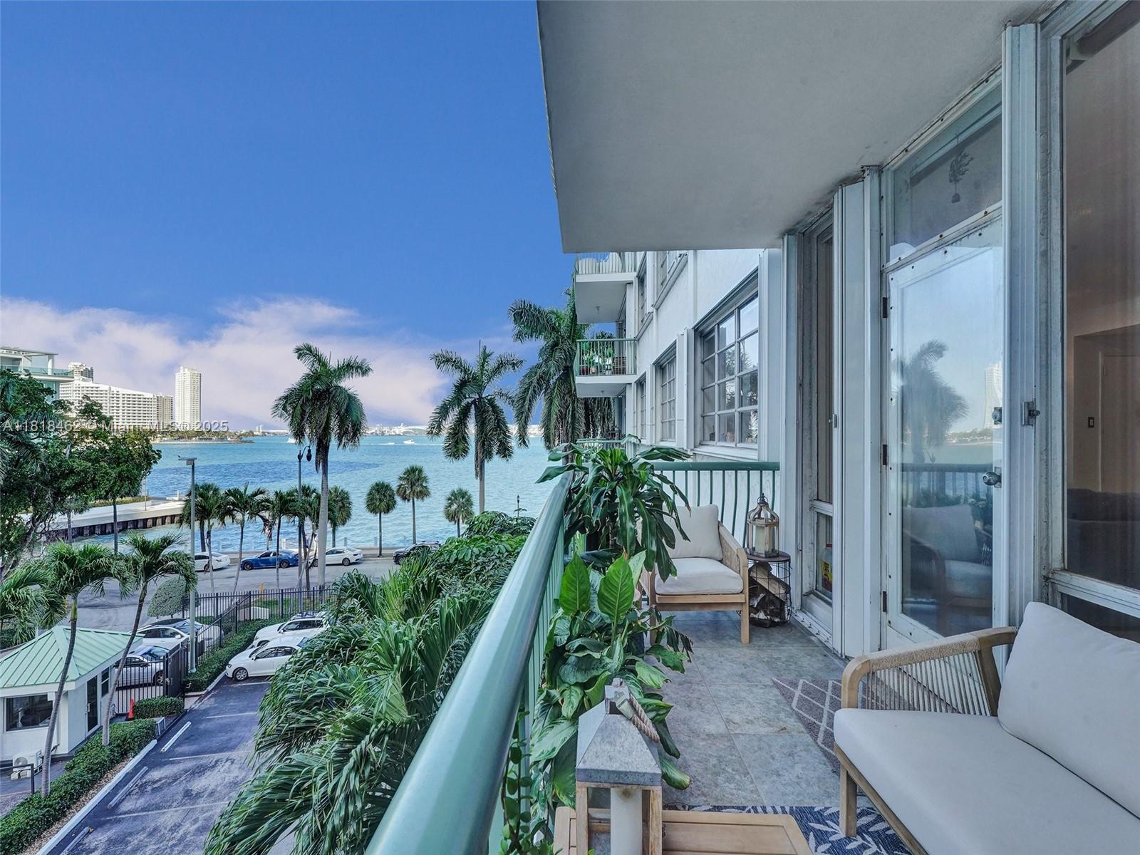 BRICKELL BAY TOWER CONDO - Residential