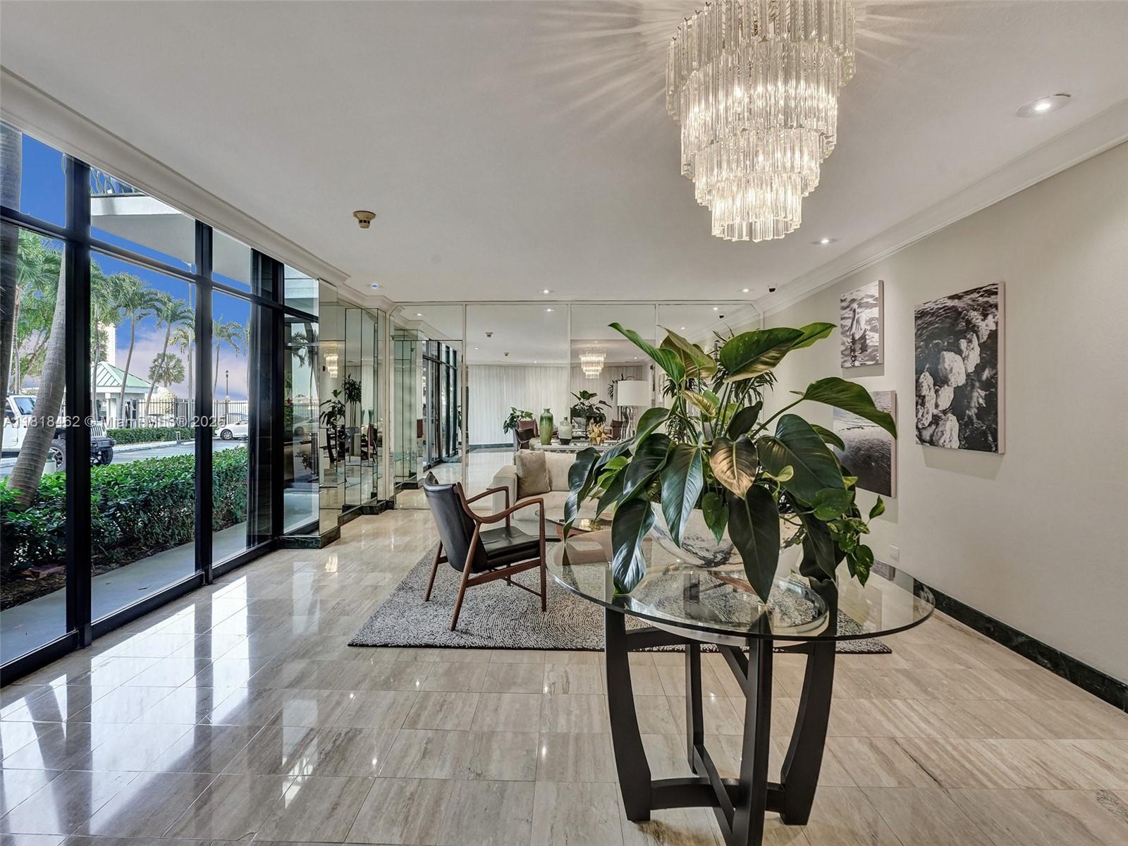 BRICKELL BAY TOWER CONDO - Residential