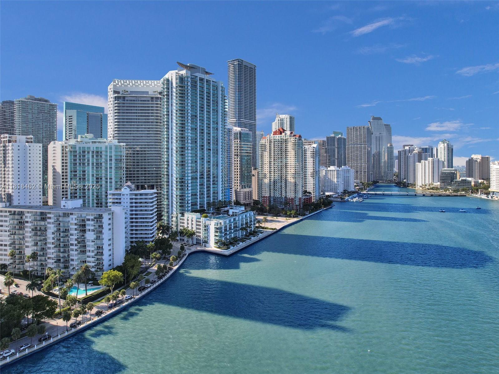 BRICKELL BAY TOWER CONDO - Residential