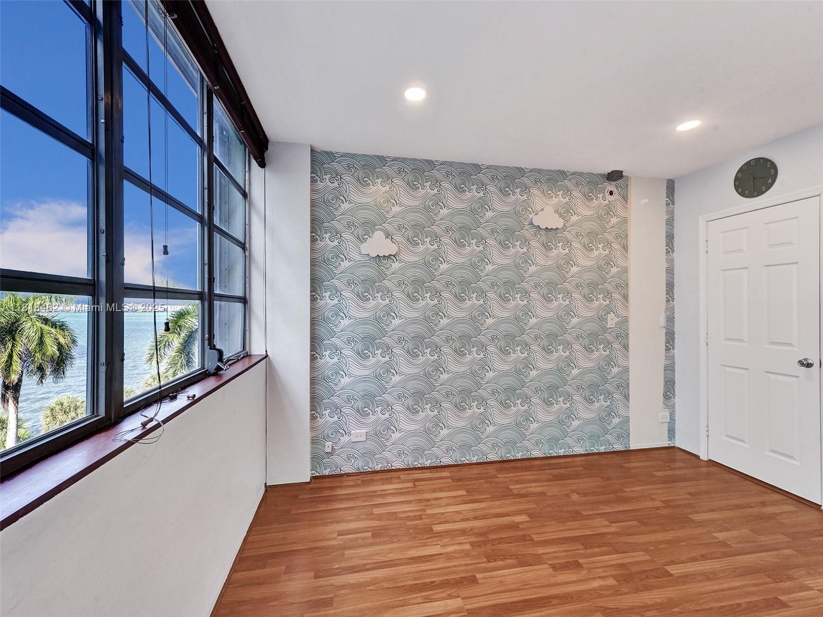 BRICKELL BAY TOWER CONDO - Residential