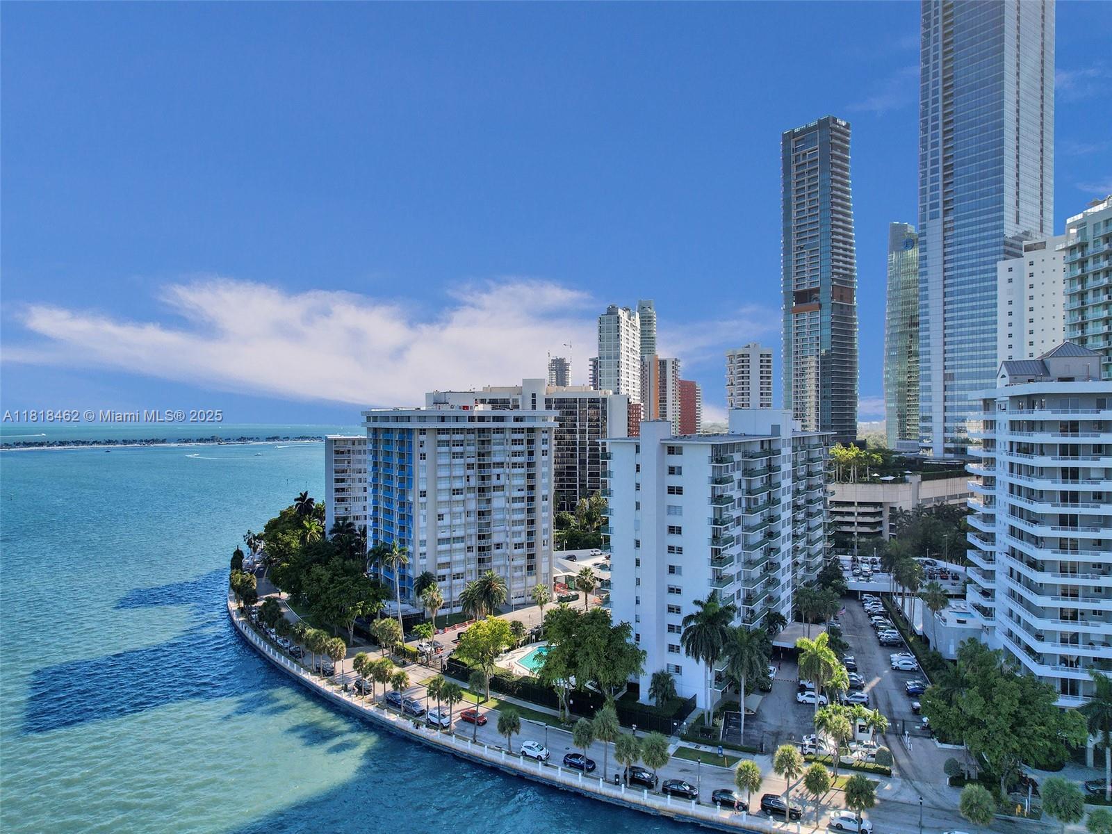 BRICKELL BAY TOWER CONDO - Residential
