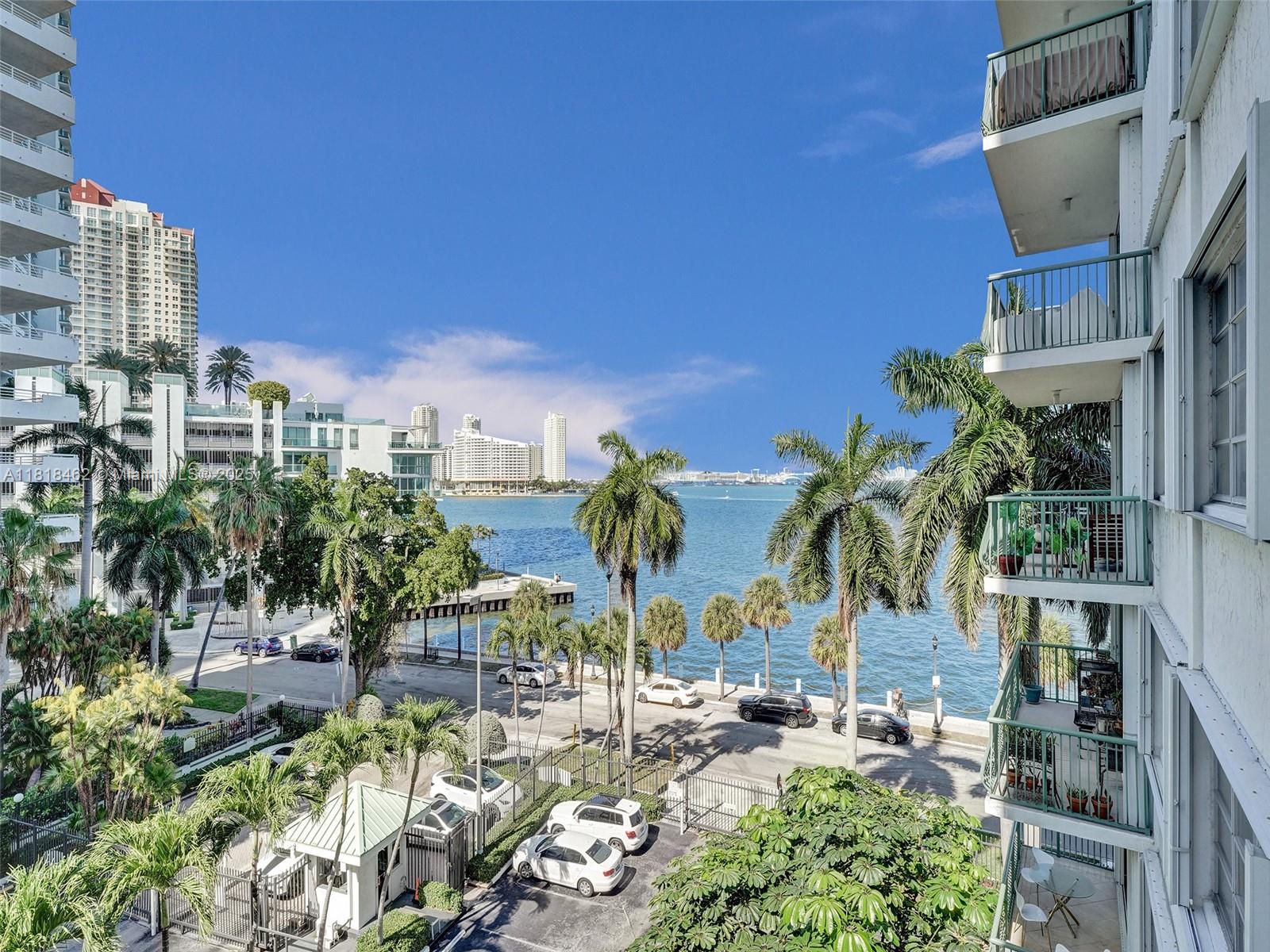 BRICKELL BAY TOWER CONDO - Residential