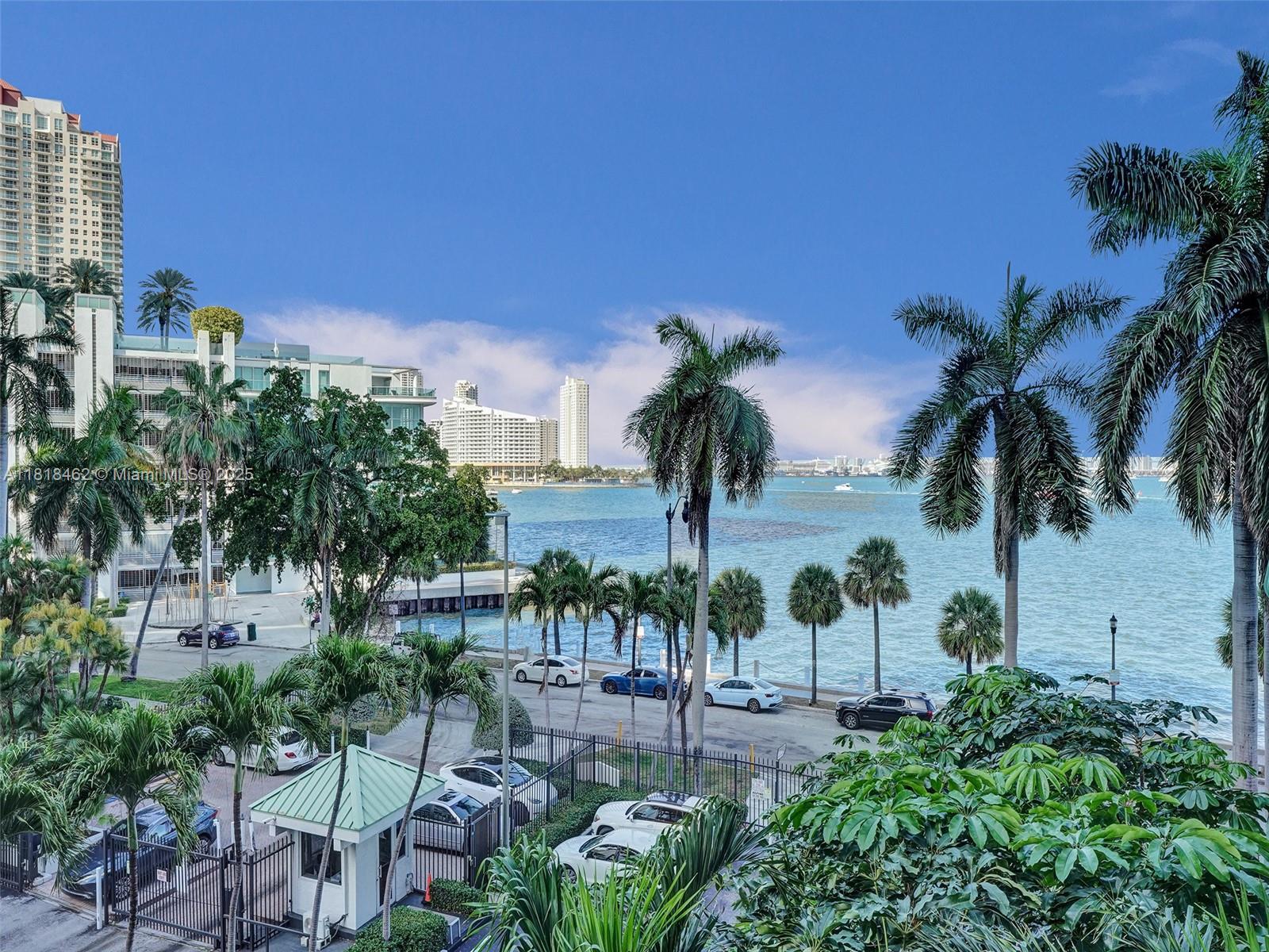 BRICKELL BAY TOWER CONDO - Residential