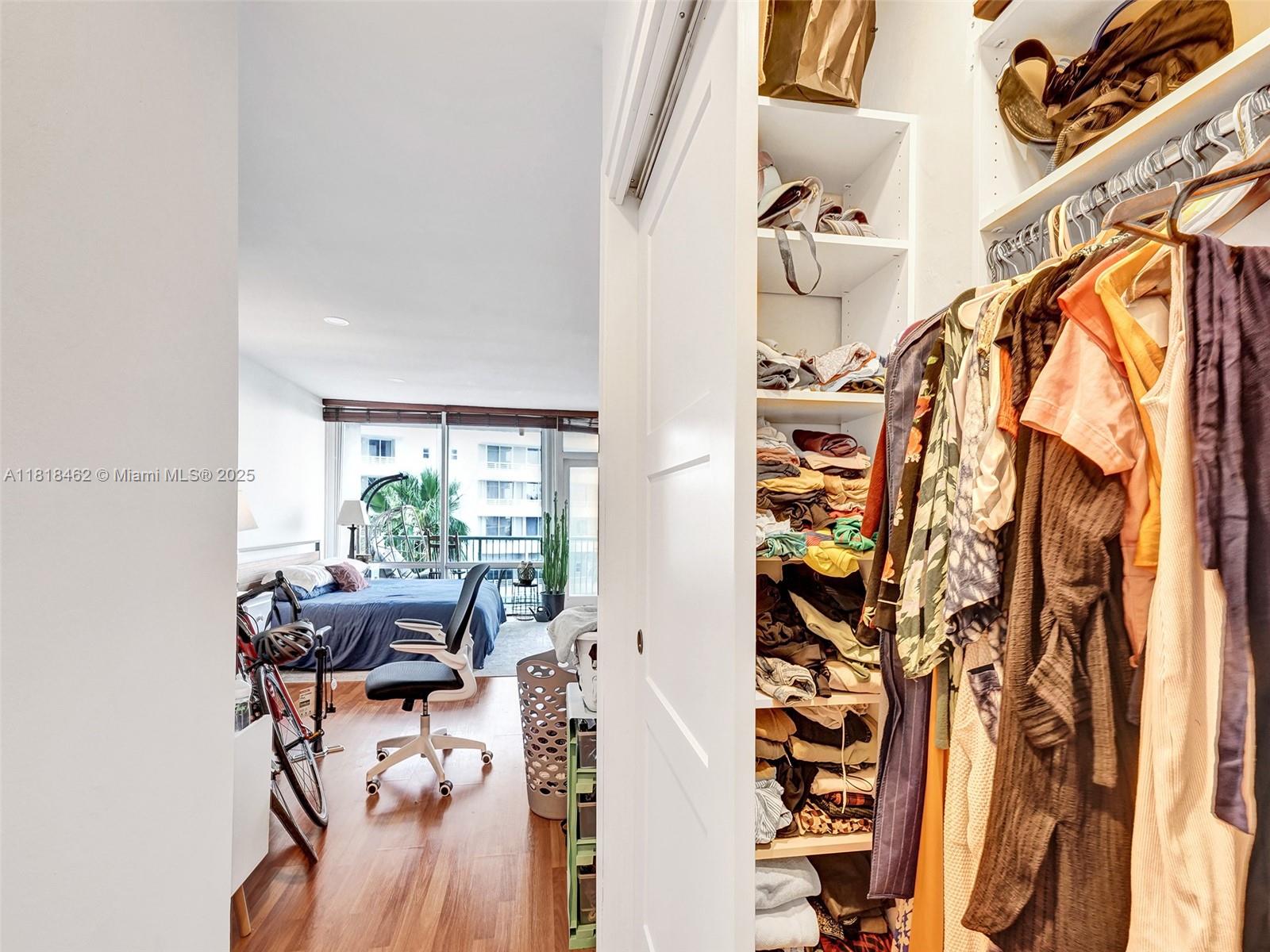 BRICKELL BAY TOWER CONDO - Residential