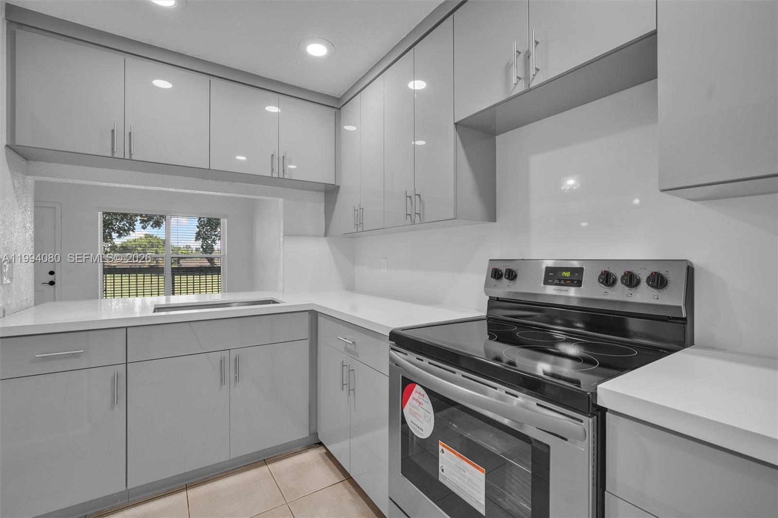 PALM PLACE CONDO - Residential Lease