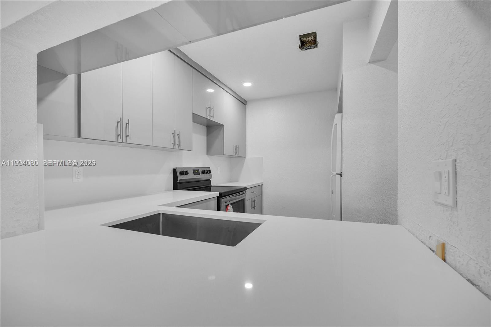 PALM PLACE CONDO - Residential Lease