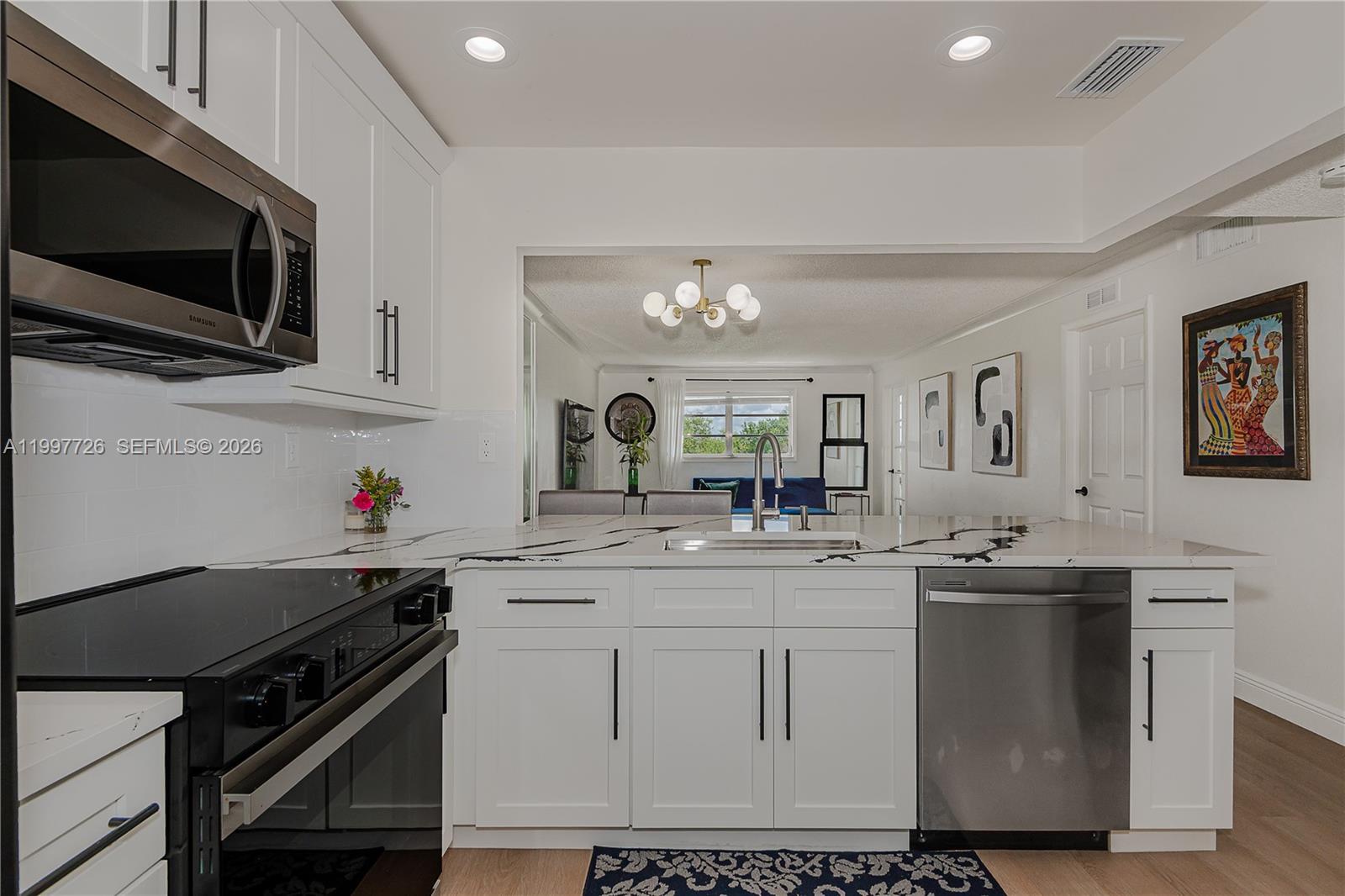 ARROWHEAD CONDO NO V - Residential