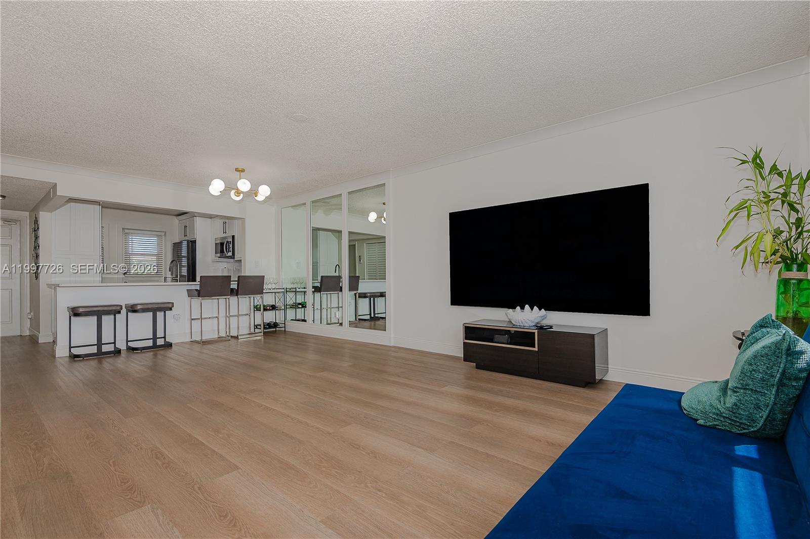 ARROWHEAD CONDO NO V - Residential