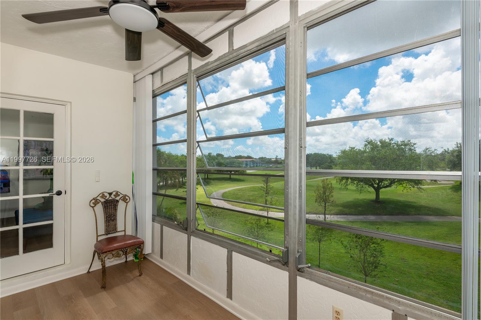 ARROWHEAD CONDO NO V - Residential