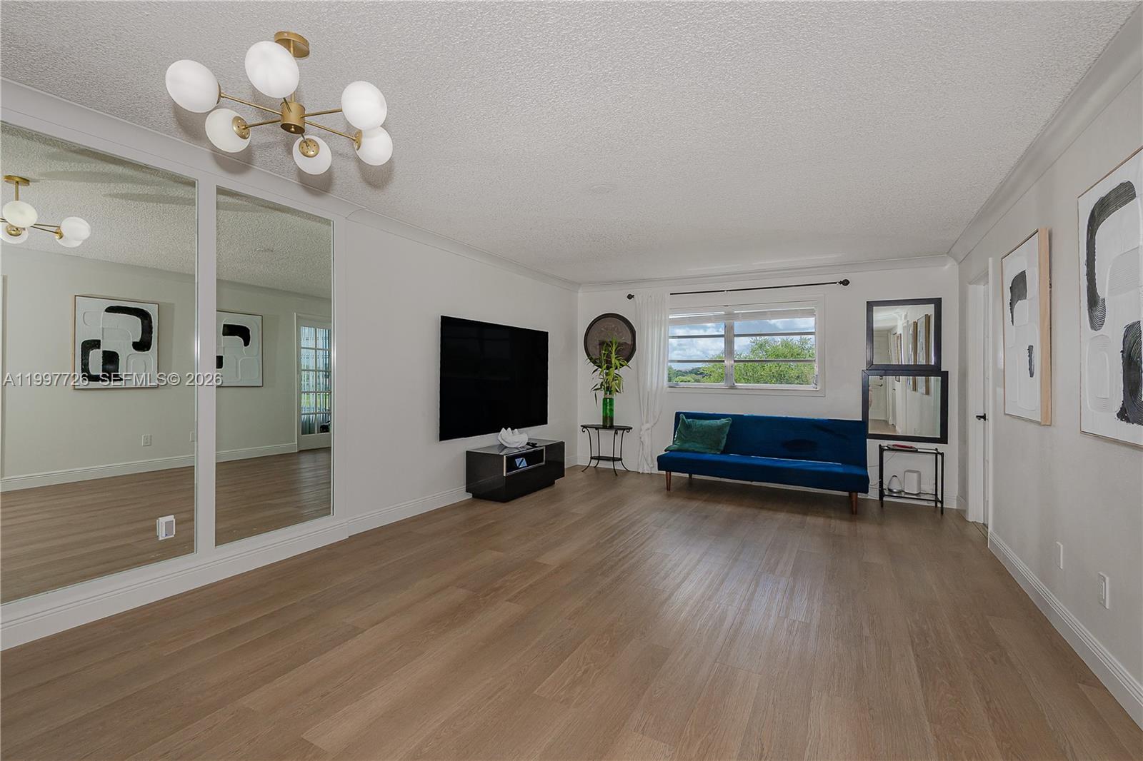 ARROWHEAD CONDO NO V - Residential