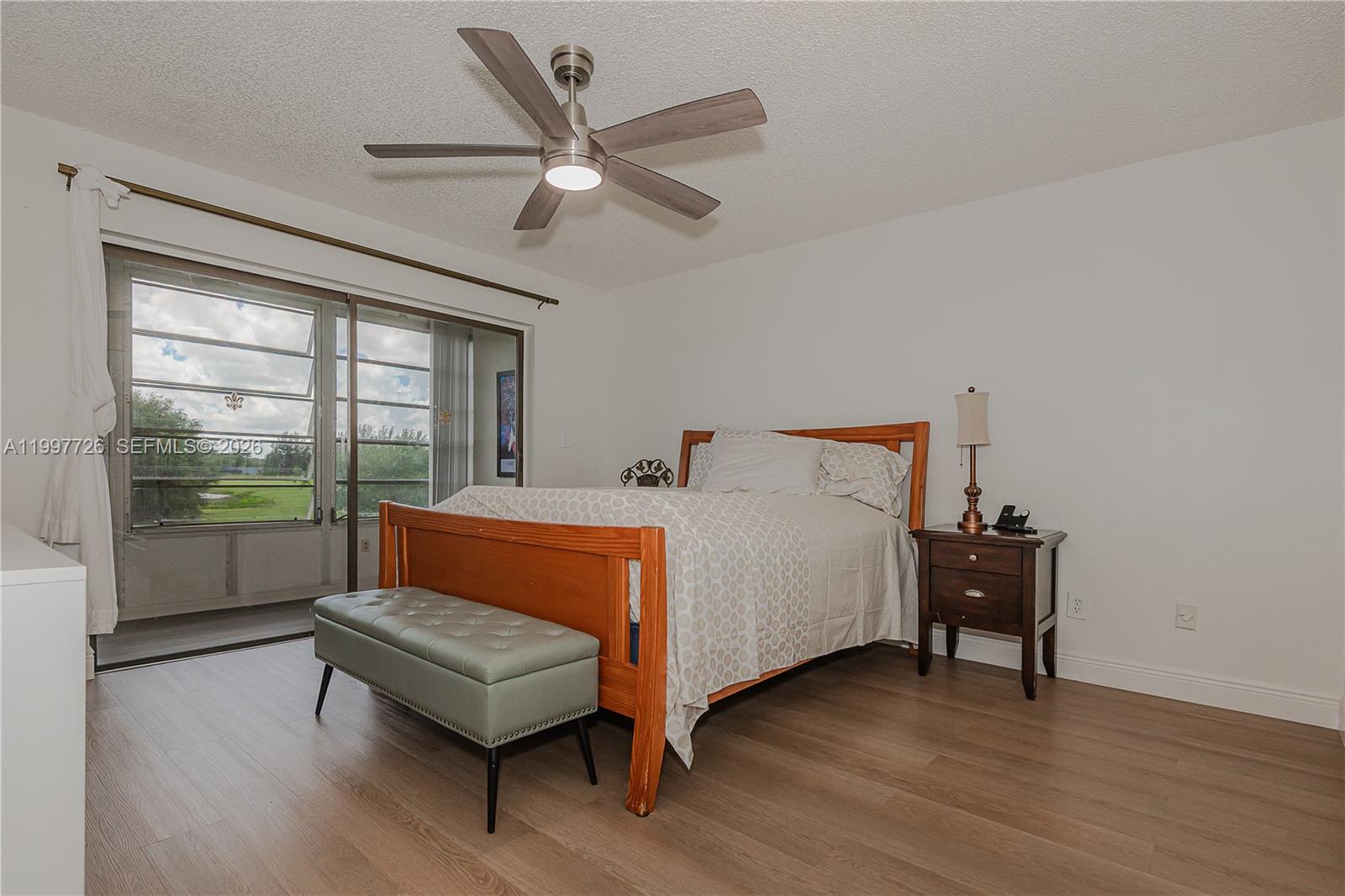 ARROWHEAD CONDO NO V - Residential