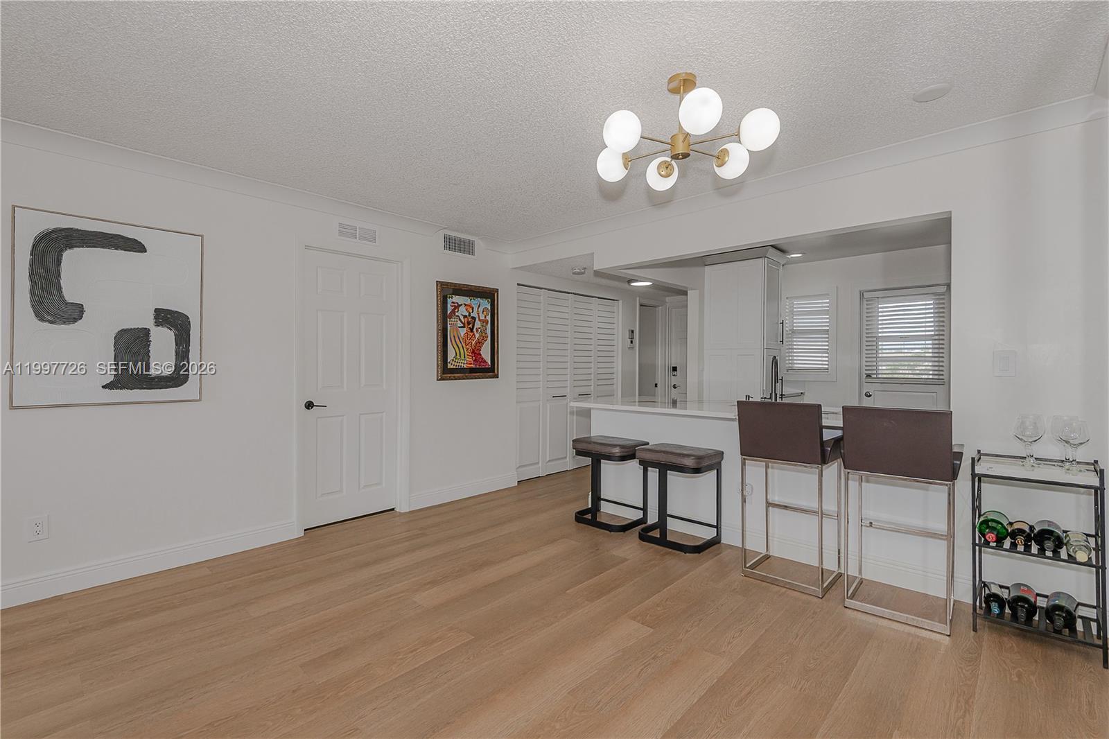 ARROWHEAD CONDO NO V - Residential