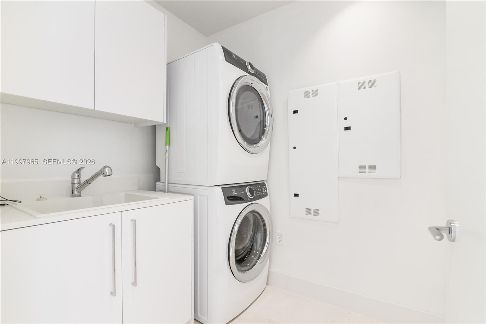 15701 COLLINS CONDO - Residential Lease