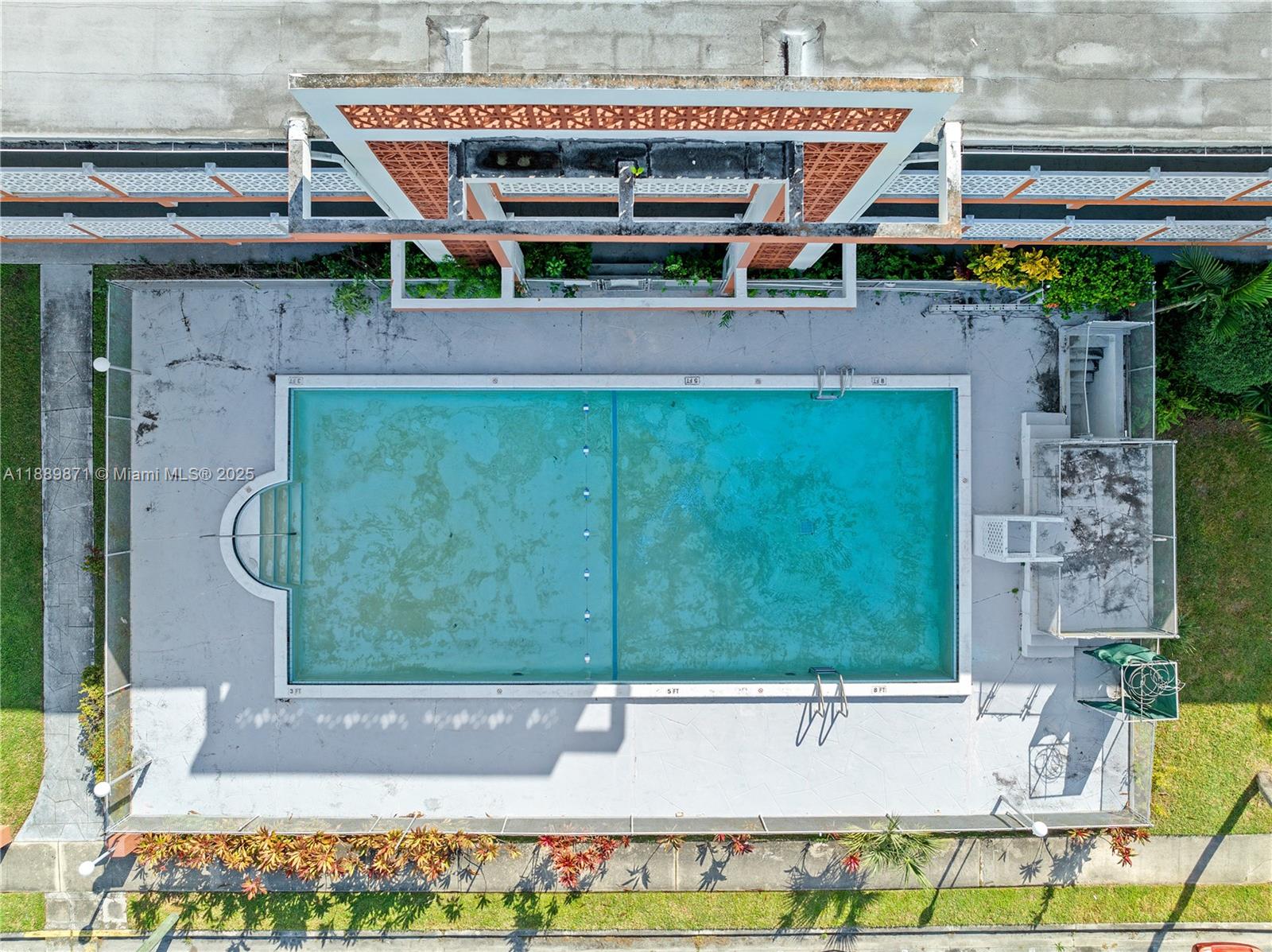 FLORIDIAN ARMS CONDO - Residential