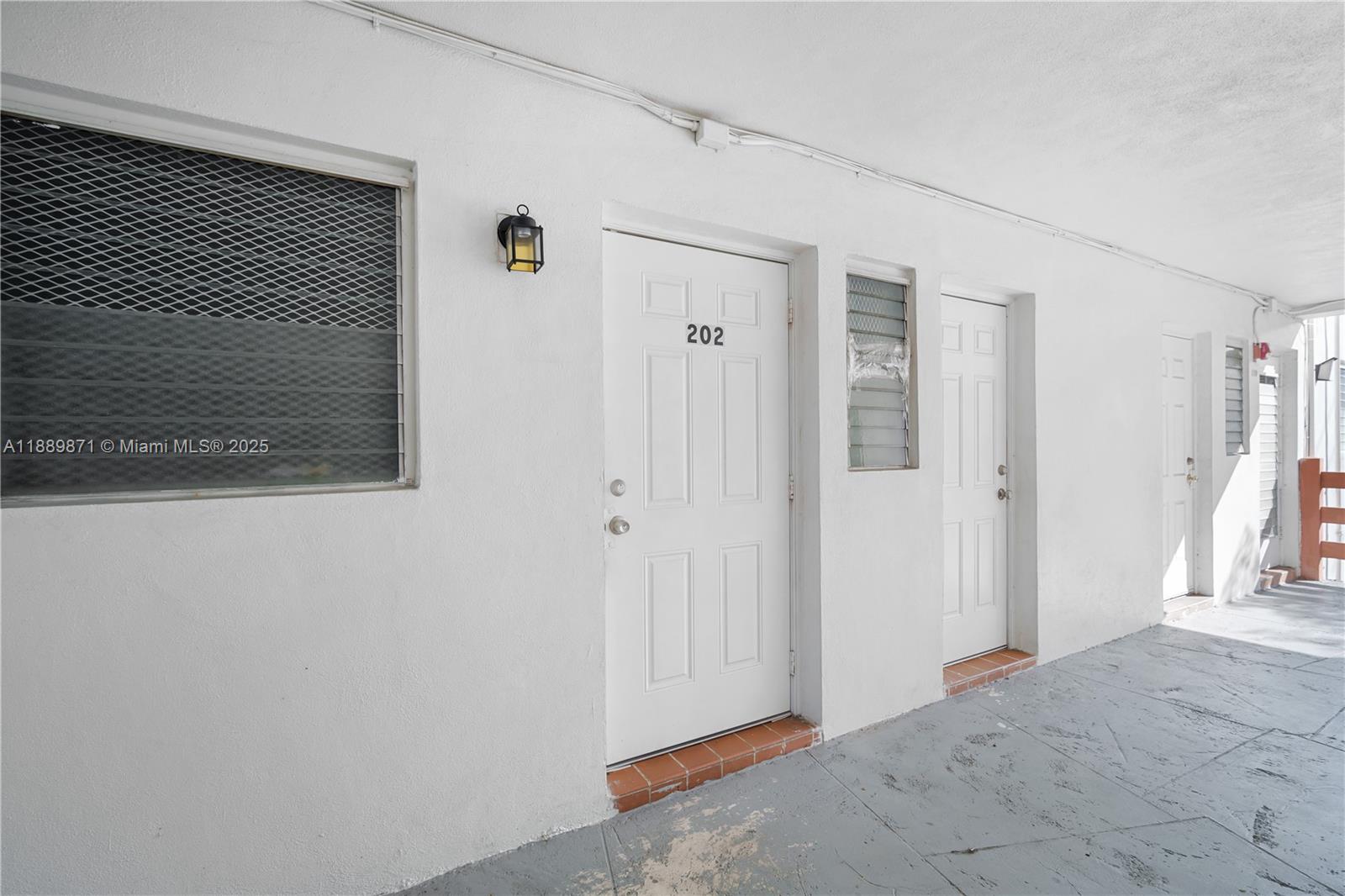 FLORIDIAN ARMS CONDO - Residential