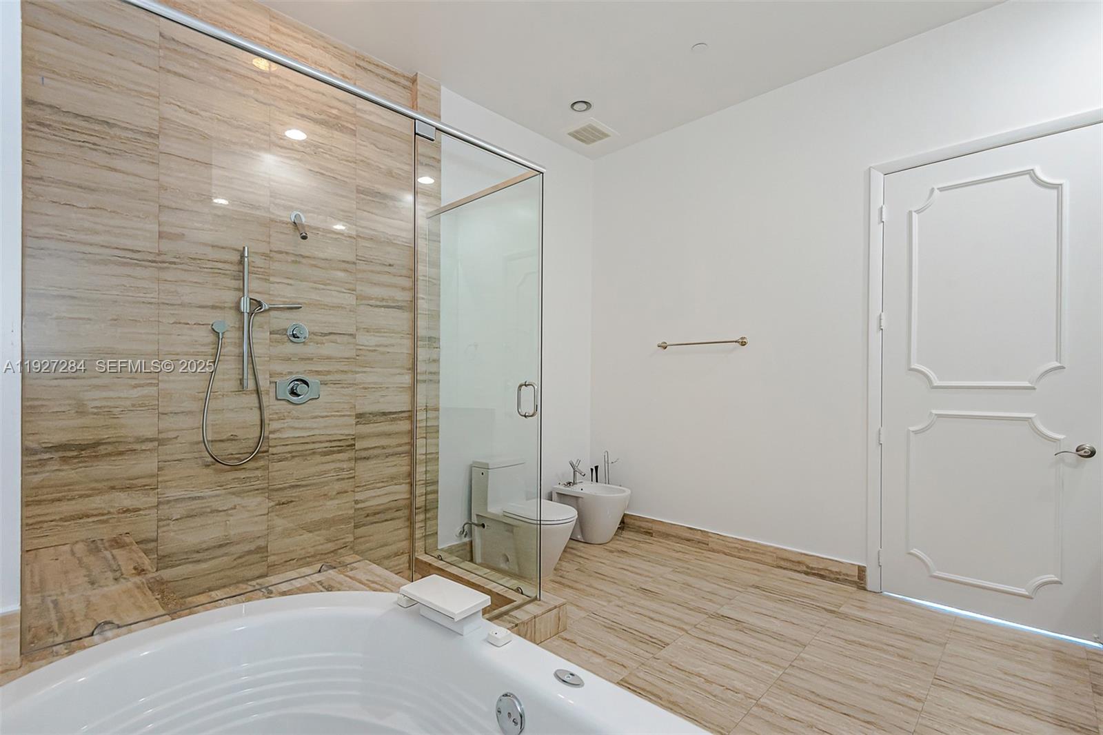 TDR TOWER II CONDO - Residential