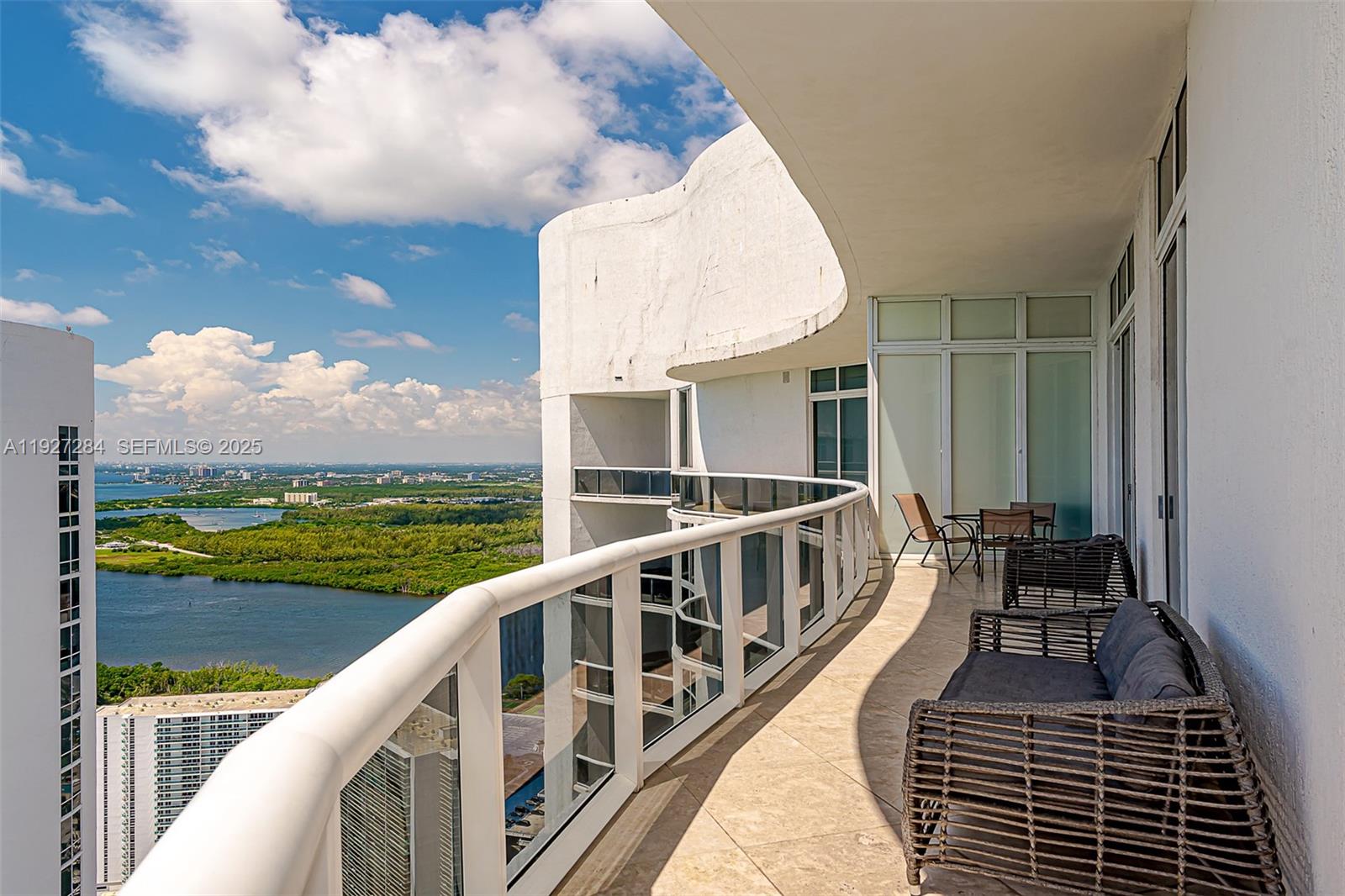 TDR TOWER II CONDO - Residential