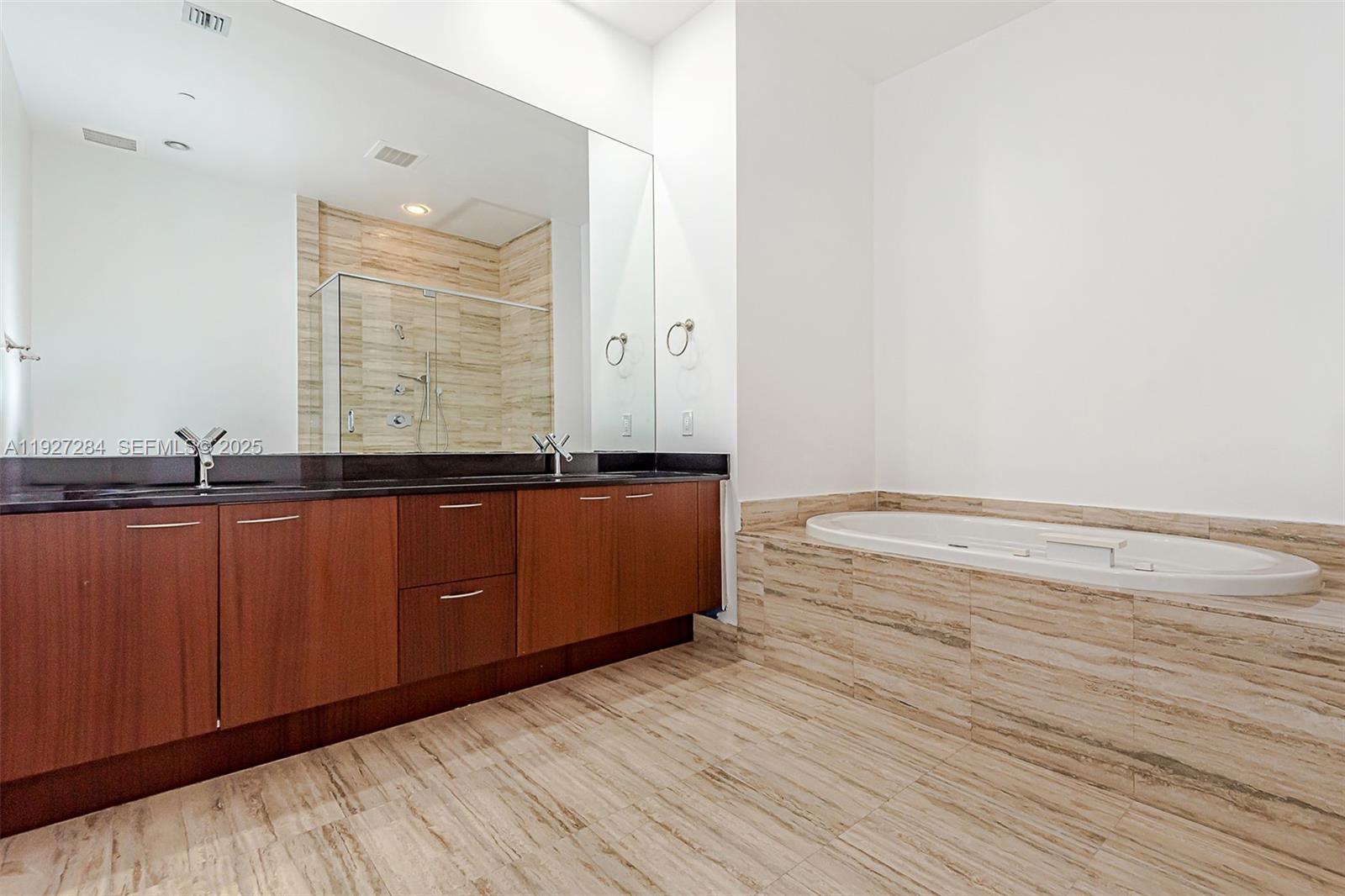 TDR TOWER II CONDO - Residential