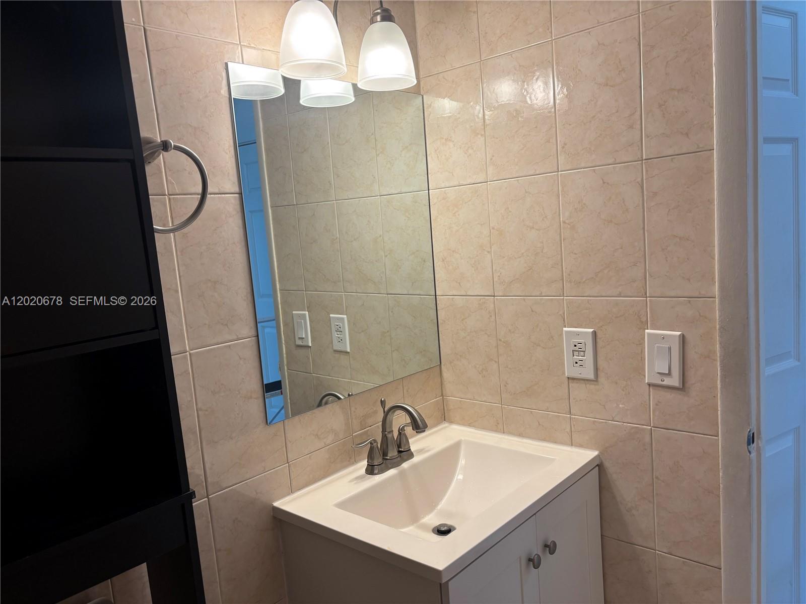 NEW WORLD CONDO APTS III - Residential