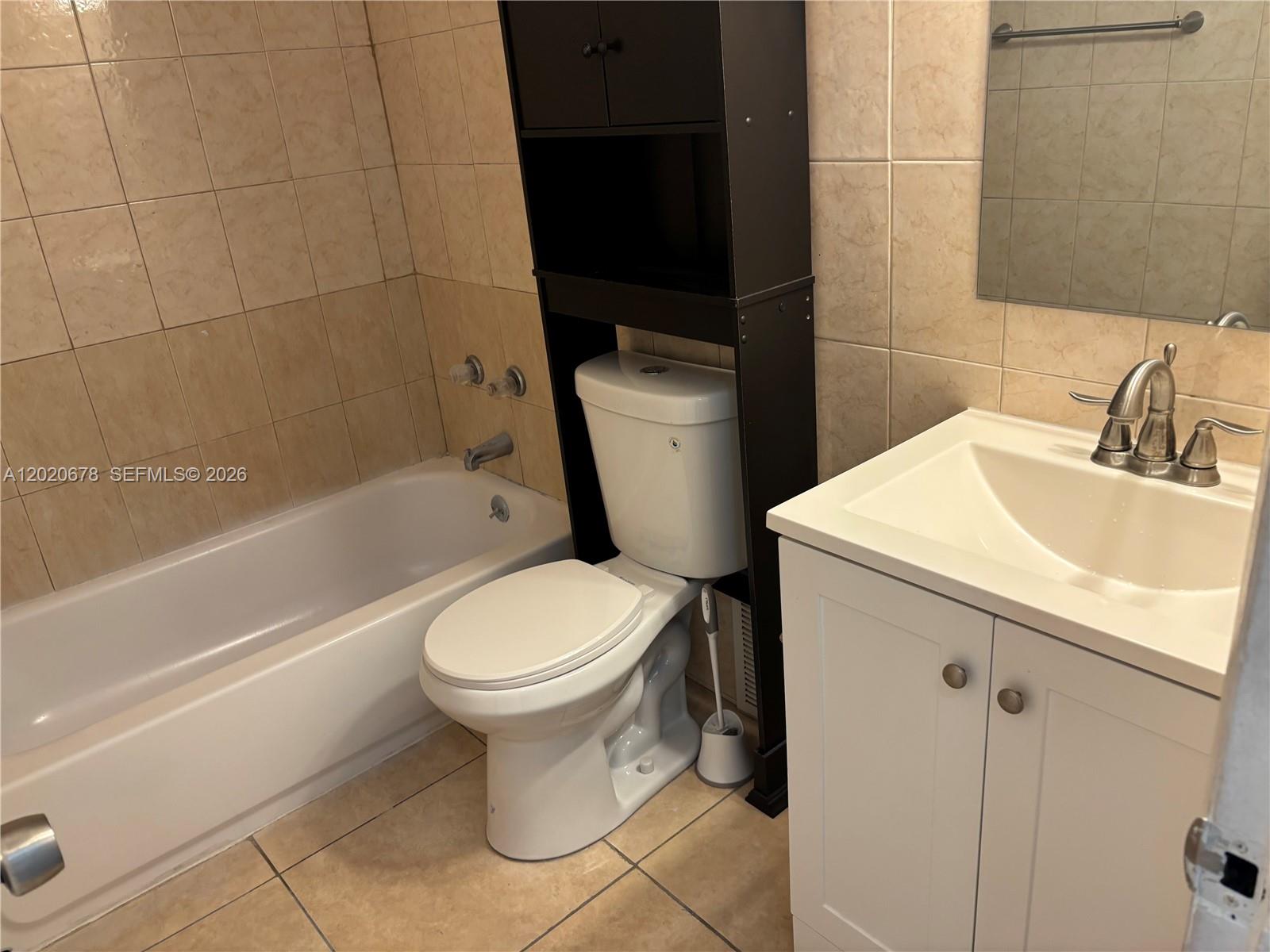 NEW WORLD CONDO APTS III - Residential