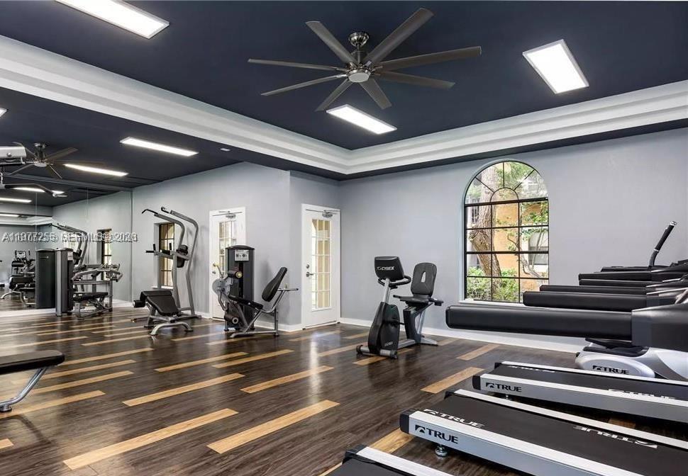 HOLLYWOOD PARC CONDO - Residential