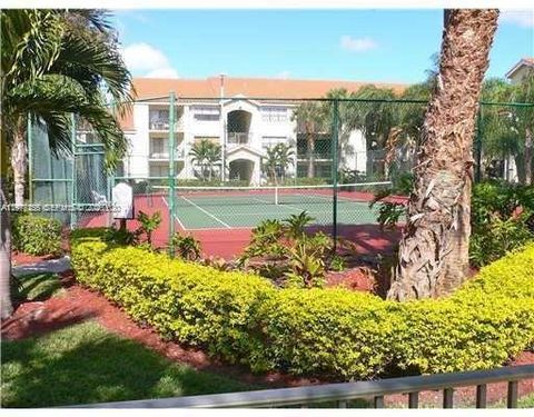 Tiny photo for 550 S Park Rd #32-8, Hollywood, FL 33021 (MLS # A11977255)