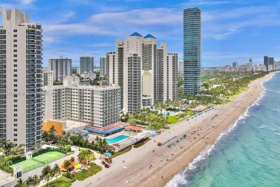 THE AVENTURA BEACH CLUB C - Residential