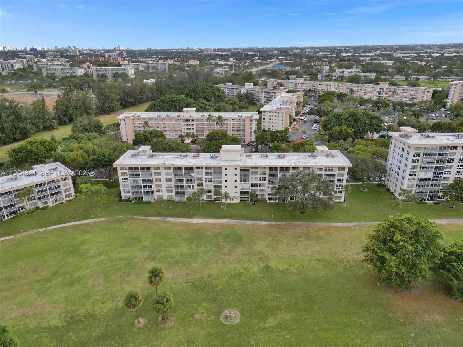 NO 14 PALM-AIRE COUNTRY C - Residential