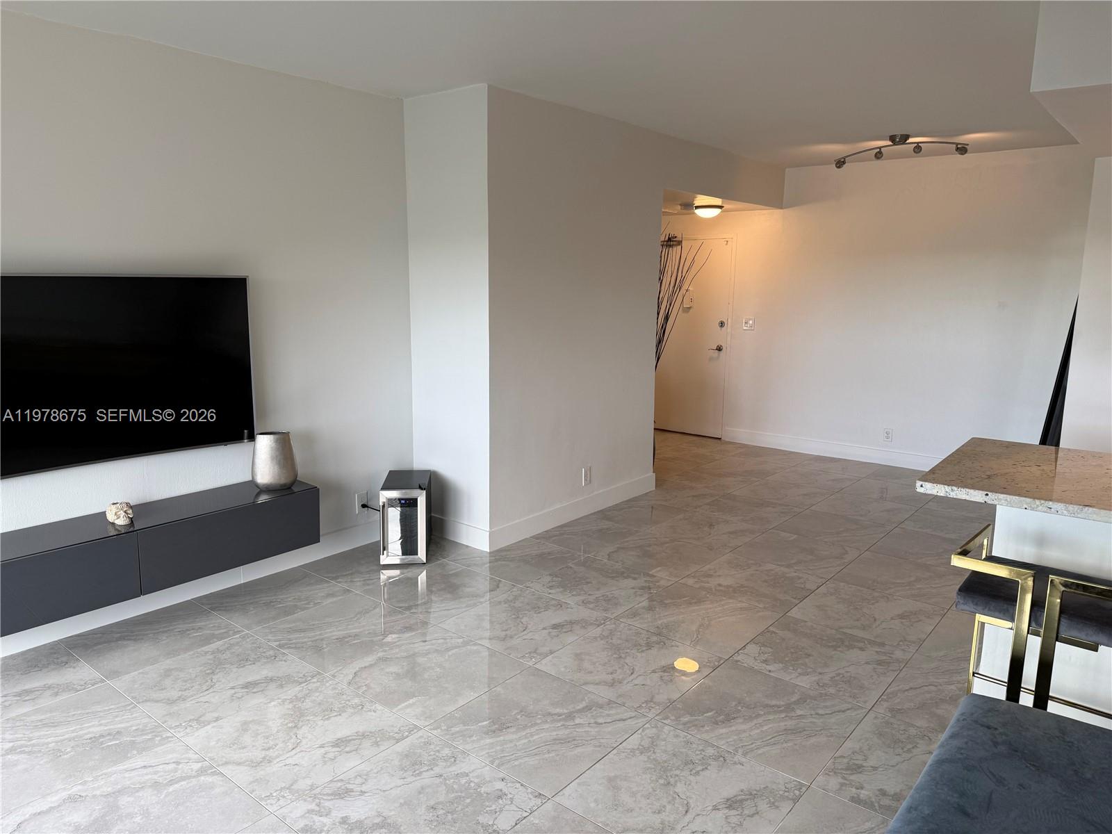 CLIPPER CONDO NO 1 - Residential